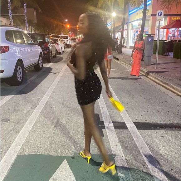 IMMORALITY - Picture 5 of 7